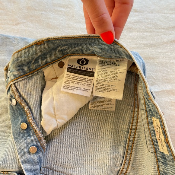 Distressed Levi’s 501 Jeans - Picture 7 of 12